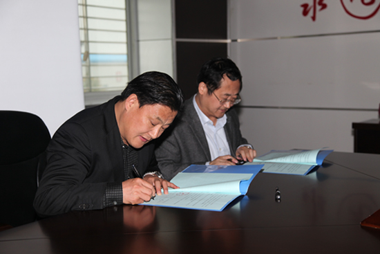 校企(qǐ)合作新聞(wen)稿 2014.4.24-1128副本.jpg